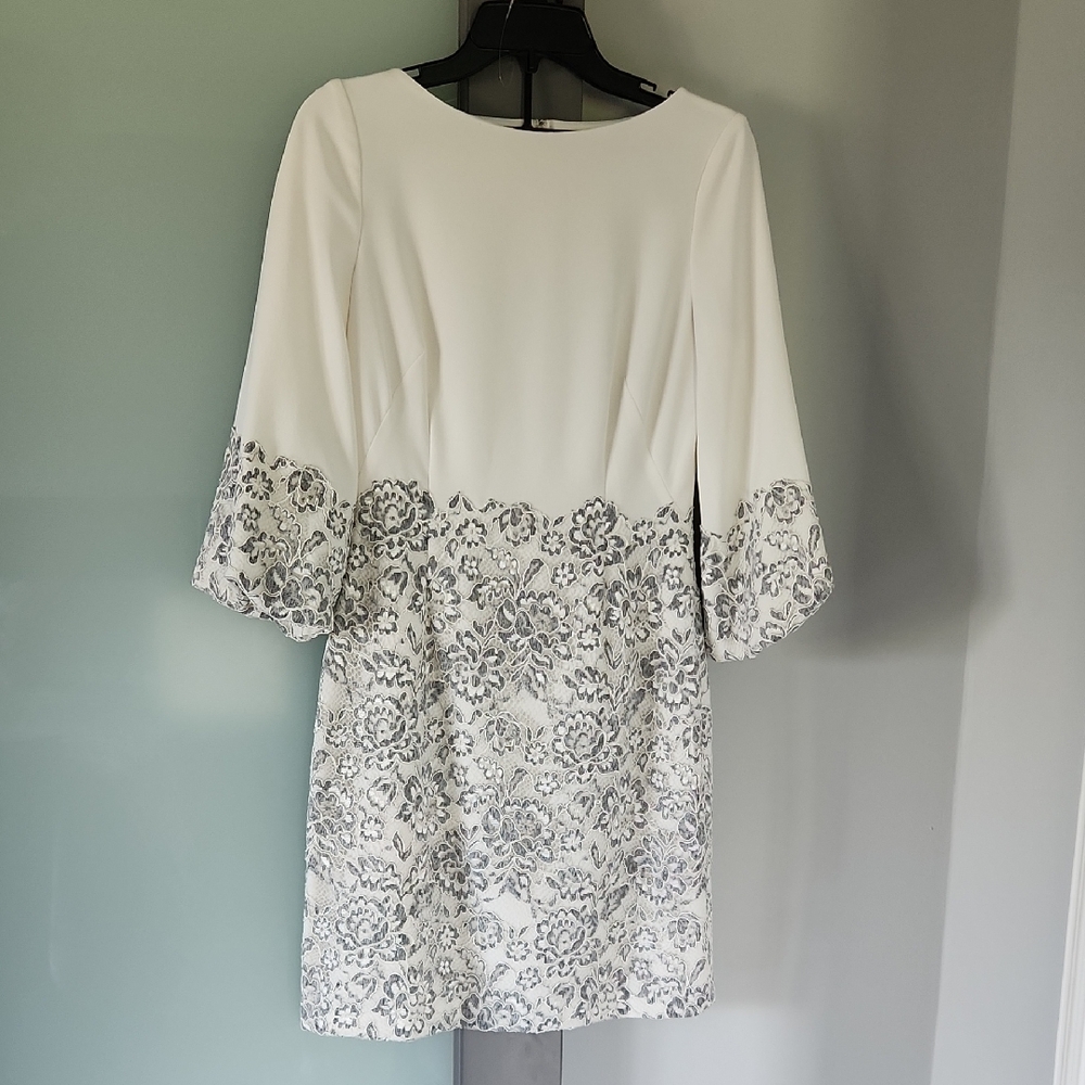 Ralph Lauren Size 6 Fully Lined Dress with Gray And Cream Floral Lace